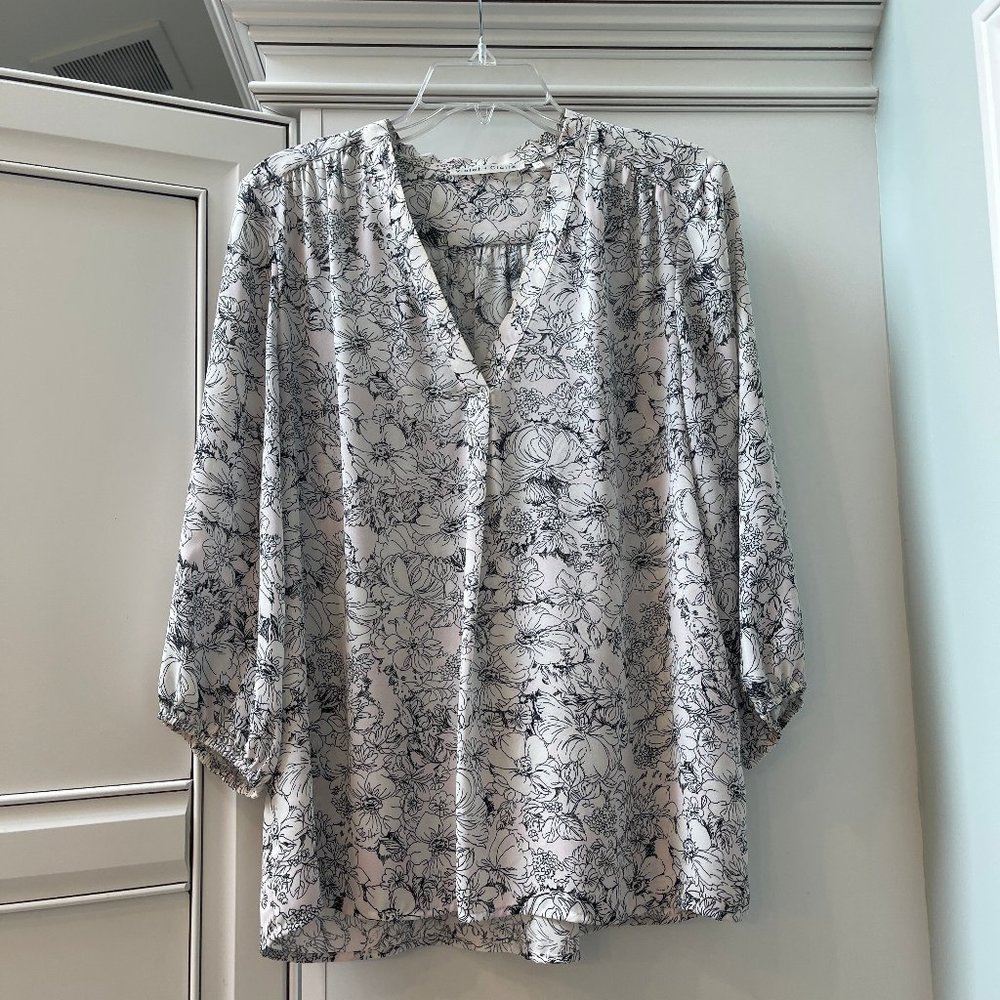 Violet & Claire Floral 3/4 Sleeve V Neck Blouse, M, Light Pink, Black, White